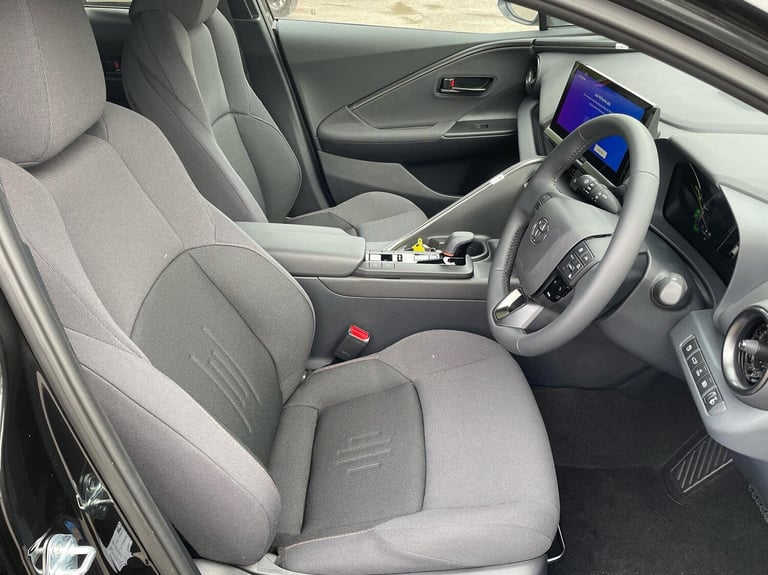 2025 Toyota C-HR 2.0 PHEV Design 5dr CVT SUV Hybrid Automatic
