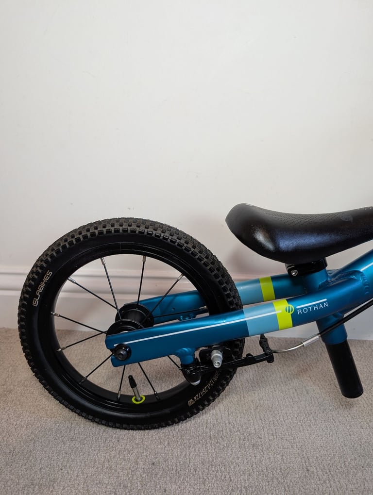 BALANCE BIKE ISLABIKES ROTHAN 12 (2+) IN IMMACULATE CONDITION. COLLECTION NW LONDON OR BUCKS 