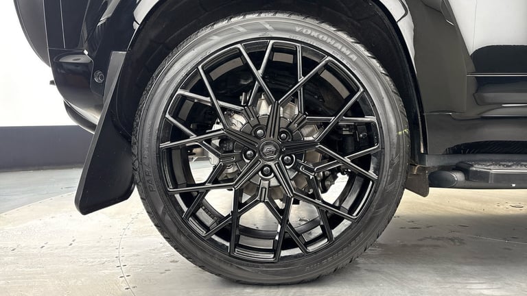 2025 Land Rover Defender 110 3.0 D250 MHEV X-Dynamic SE Hard Top SUV 5dr Diesel Auto 4WD MWB Euro...