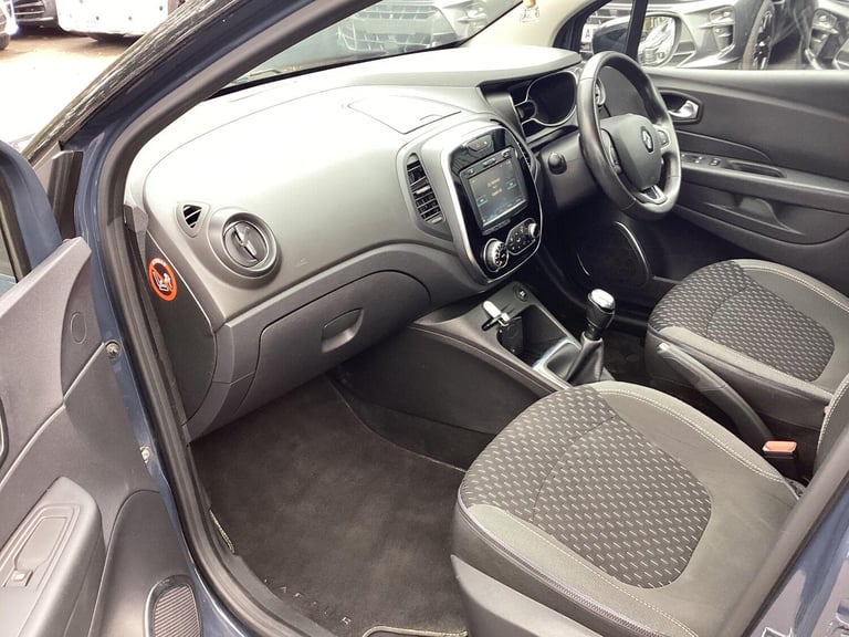  Renault Captur Dynamique Nav TCe 90 Petrol Manual