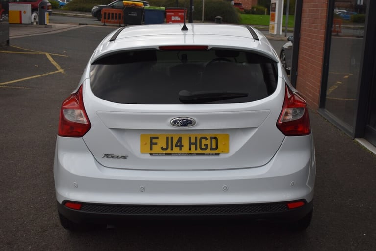 2014 Ford Focus 1.6 TDCi 115 Titanium Navigator 5dr HATCHBACK DIESEL Manual
