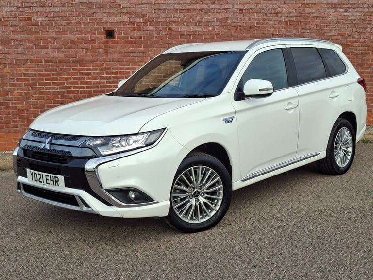 2021 21 Mitsubishi Outlander 2.4 PHEV Dynamic CVT Auto 4WD. 13.8kWh. 1 Owner.