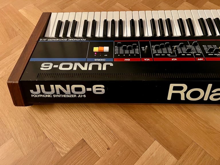 Roland Juno 6 Polyphonic Analogue Synthesizer