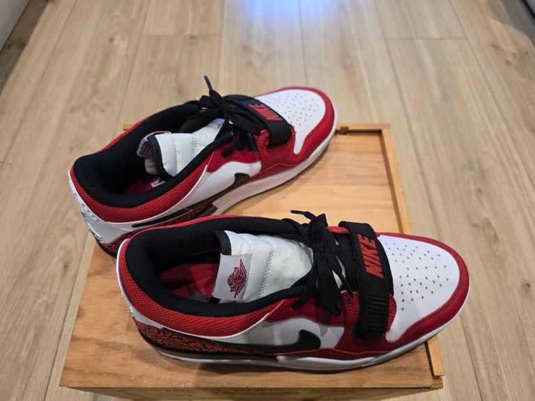 Nike Air Jordan Legacy 312 Low white, red, black; Size US 8.5, EU 42, UK 7.5