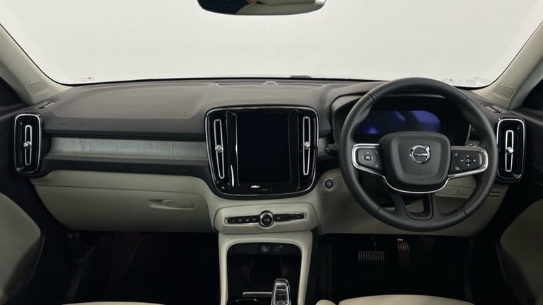 2022 Volvo XC40 2.0 B4P Plus Dark 5dr AWD Auto ESTATE PETROL Automatic