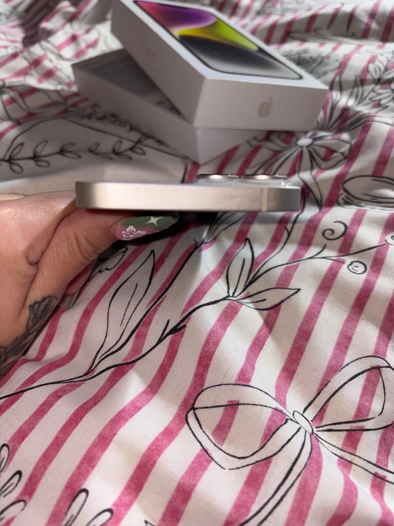 Apple iPhone 14 white 