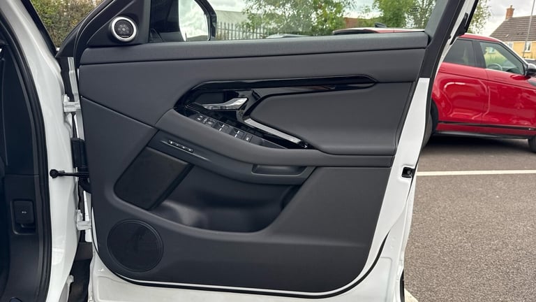 2025 Land Rover Range Rover Evoque 2.0 D165 Dynamic SE 5dr Auto Diesel Hatchback Hatchback Diesel...