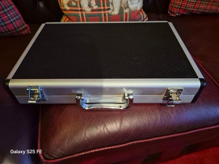 Aluminum brief case 
