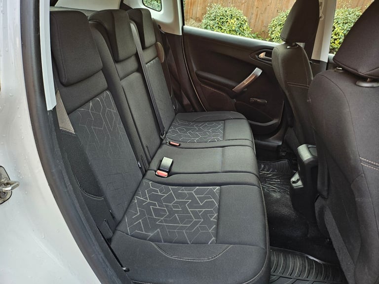 Peugeot 2008 Active, 1.6 Diesel, AUTOMATIC, 46K LOW MILEAGE!
