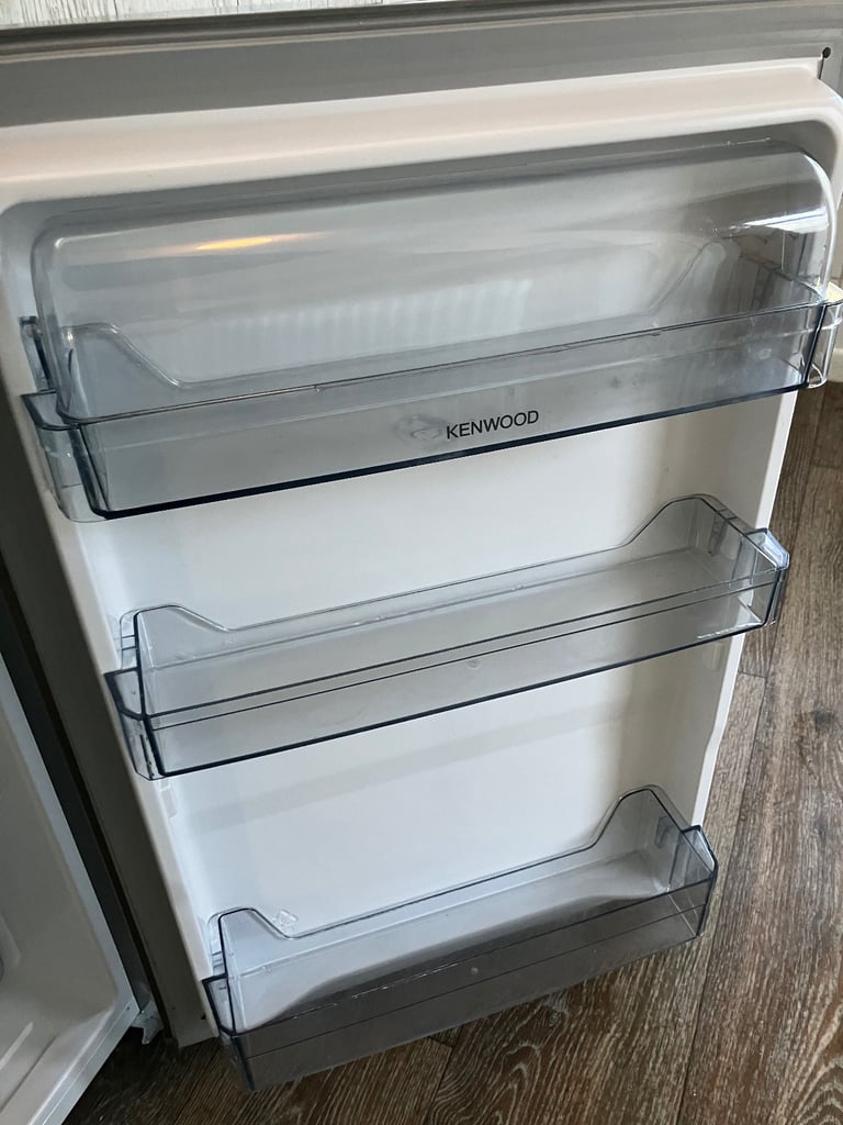 Fridge freezer (under counter)