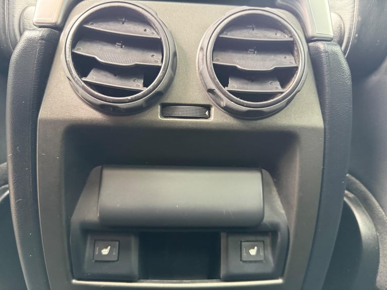 2016 Land Rover Discovery 4 3.0 SD V6 HSE SUV 5dr Diesel Auto 4WD Euro 6 (s/s) (256 bhp) ESTATE D...