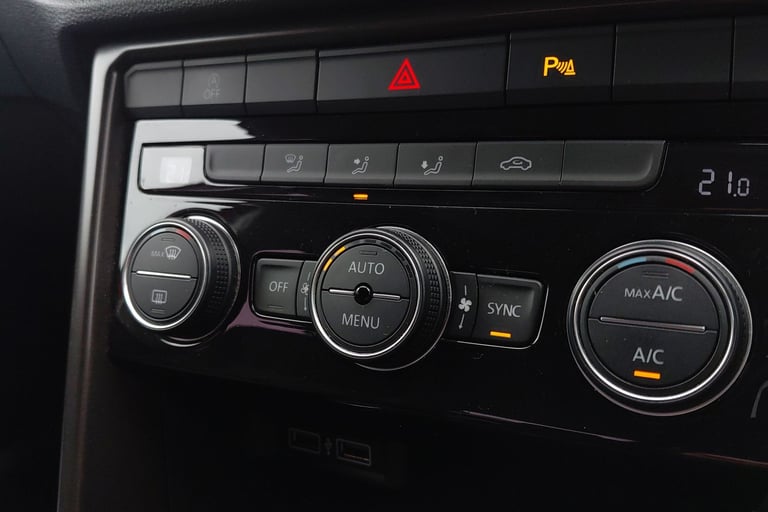 2019 Volkswagen T-Roc 1.5 TSI EVO SE 5dr SUV Petrol Manual