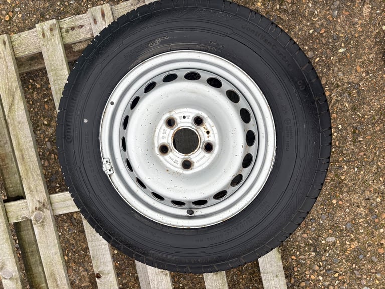 205/75 R16 tyre NEW - never been used Mercedes sprinter Volkswagen Crafter wheel