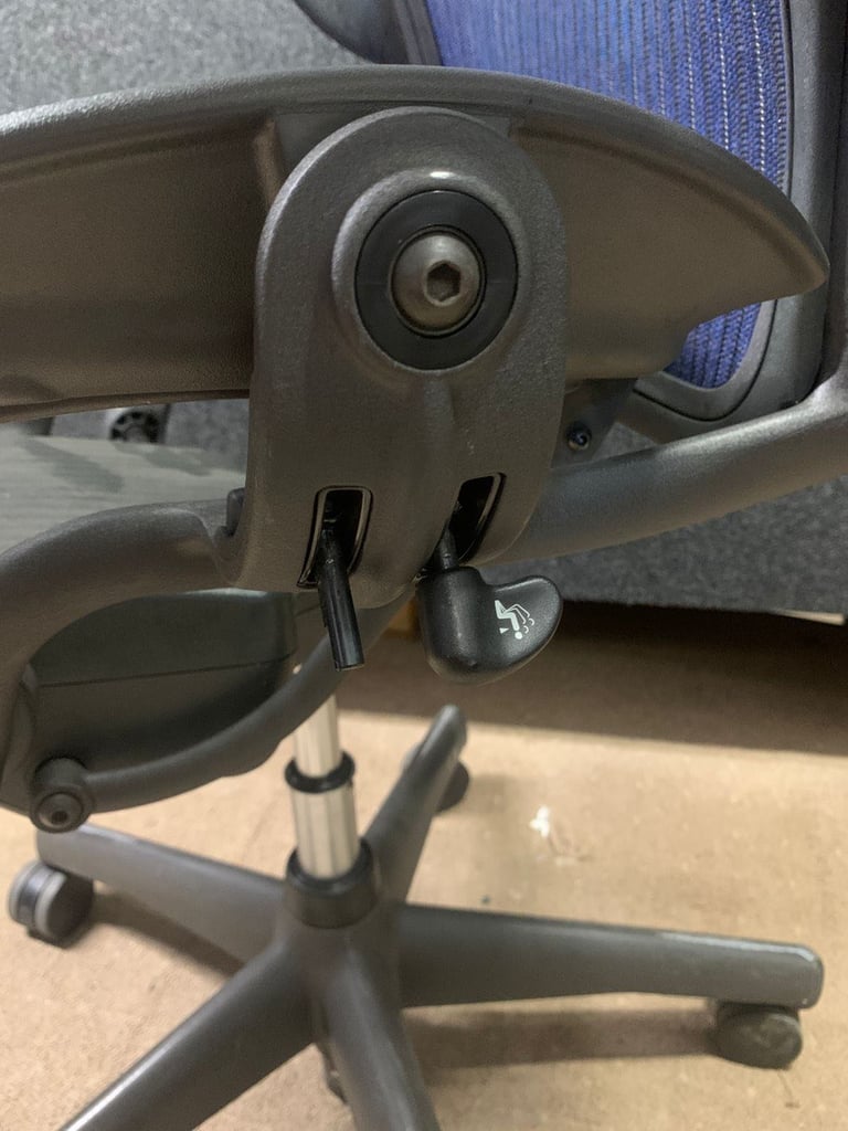 Herman Miller Aeron  B FULL SPEC PostureFit Quantity and Free Delivery Available