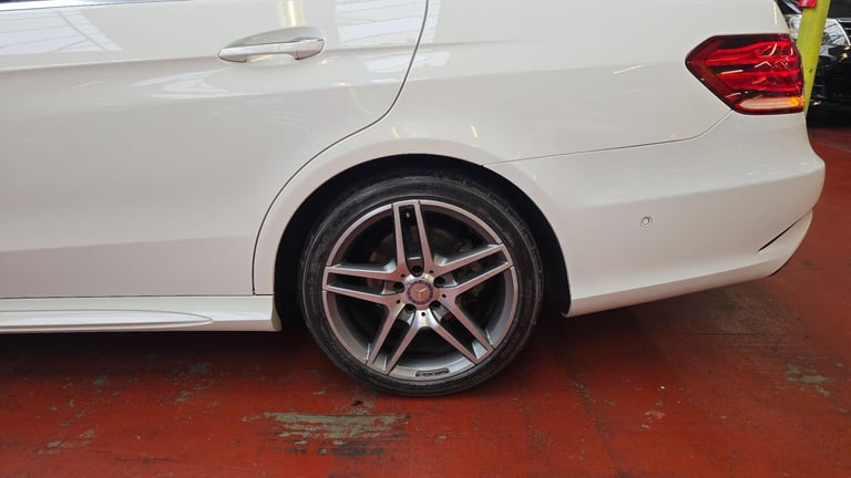  Mercedes-Benz E-Class 3.5 AUTO AMG LINE E350 AVANTGARDE Petrol Automatic