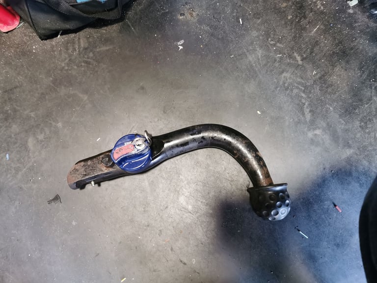  Car Towbar 