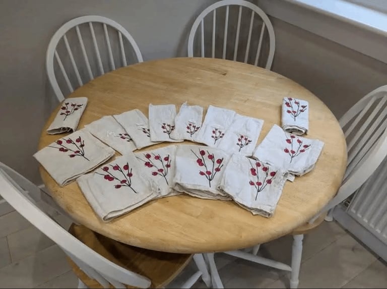 image for Linen napkins and cutlery holders 