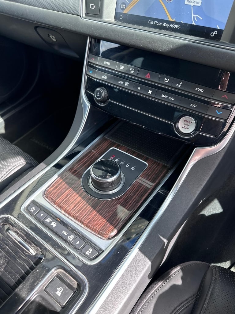 2018 18 REG JAGUAR XF PORTFOLIO 2.0L AUTO DAMAGED REPAIRABLE SALVAGE