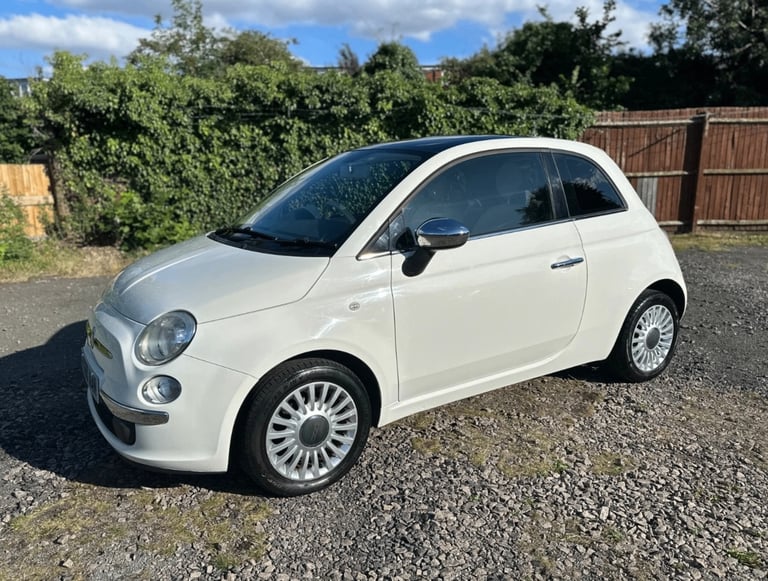 * 66,000 * 2010 FIAT 500 1.2 LOUNGE PETROL 3 DOOR HATCHBACK * £35 A YEAR ROAD TAX *
