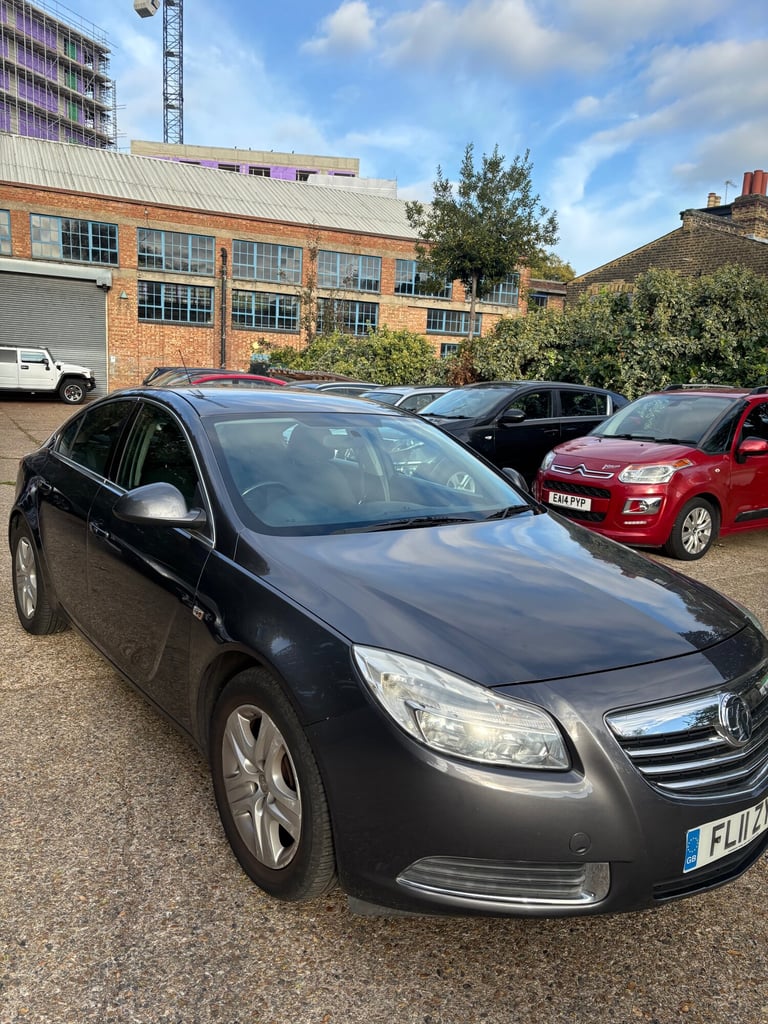 2011 Vauxhall Insignia 1.8i 16V Exclusiv 5dr HATCHBACK Petrol Manual