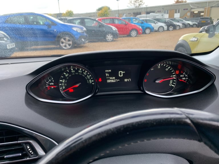 2015 Peugeot 308 1.6 HDi 115 Allure 5dr HATCHBACK Diesel Manual