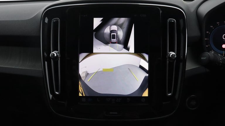 2025 Volvo XC40 B4 (P) Ultra Bright (Sunroof, Pilot Assist, BLIS, Leather) ESTATE Petrol/Electric...