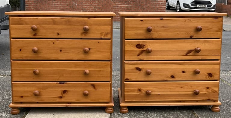 image for A MATCHING PAIR OF QUALITY SOLID PINE  CHESTS  OF DRAWERS