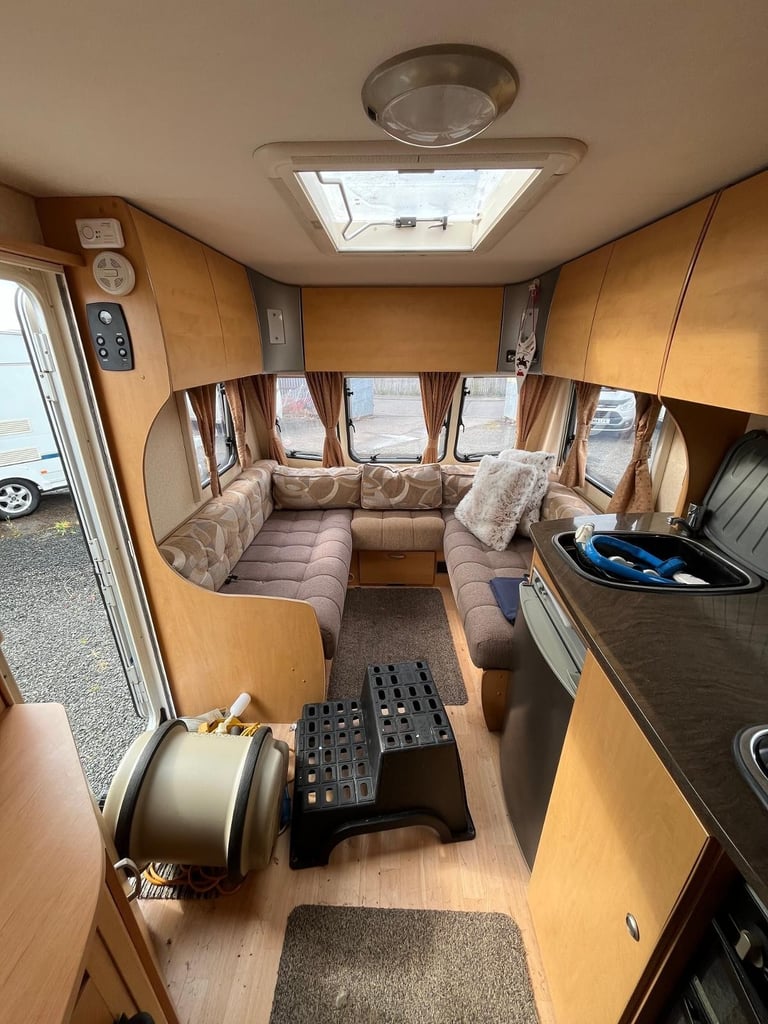 Bailey Ranger gt60 4 berth fixed bed 