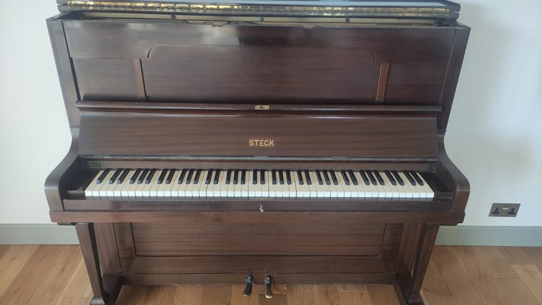 image for Upright piano