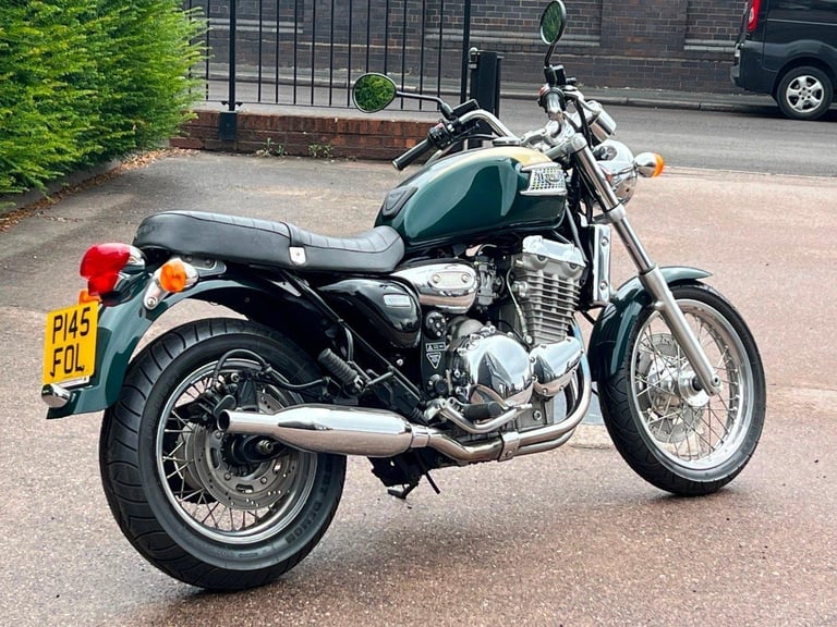 TRIUMPH THUNDERBIRD 900 - 1997 P - CLEAN MODERN CLASSIC