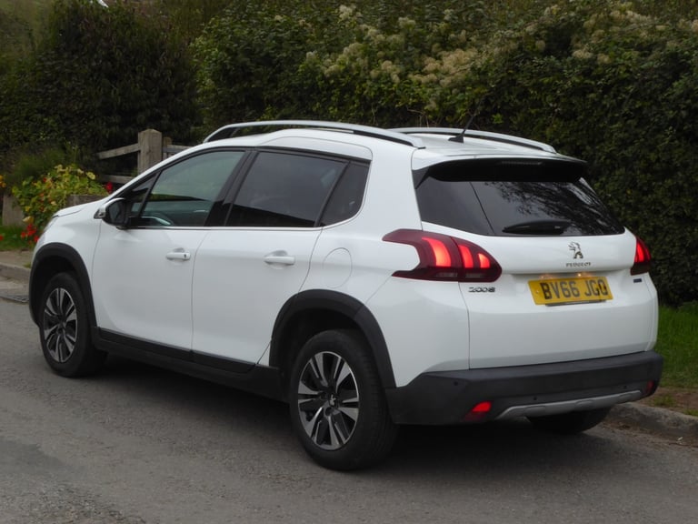 2016 Peugeot 2008 1.2 PureTech Allure 5dr HATCHBACK Petrol Manual