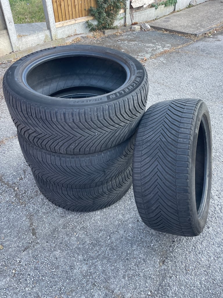 4 Michelin CrossClimate2 275/45 R20