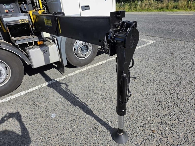 2020 Volvo FM430 8X4 27ft Beavertail/ Flat
