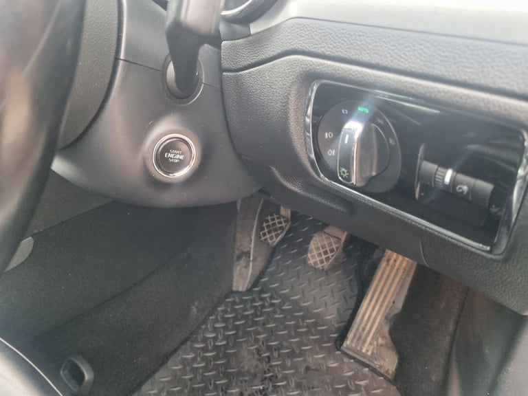 Skoda, SUPERB, Hatchback, 2014, Manual, 1968 (cc), 5 doors