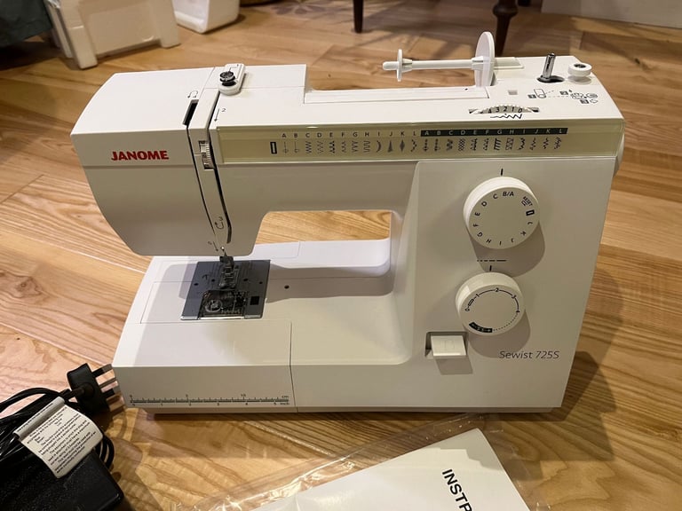 Janome Sewist 725S Sewing machine
