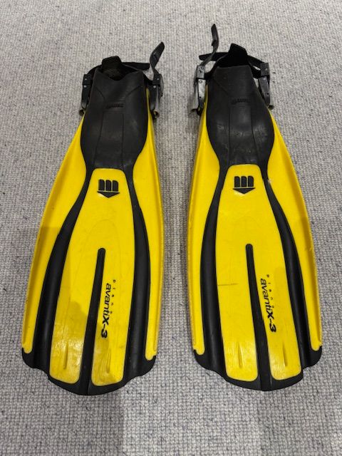 Mares Planar Avanti X3 Dive Fins - XL Size - Used but Good Condition