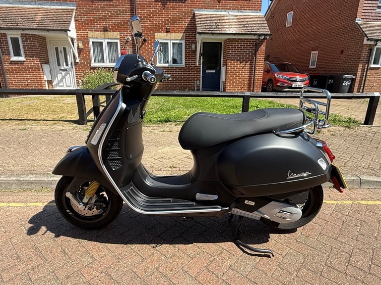 2024 Vespa GTS 125 Supertech - 74 Plate - 190 miles from new