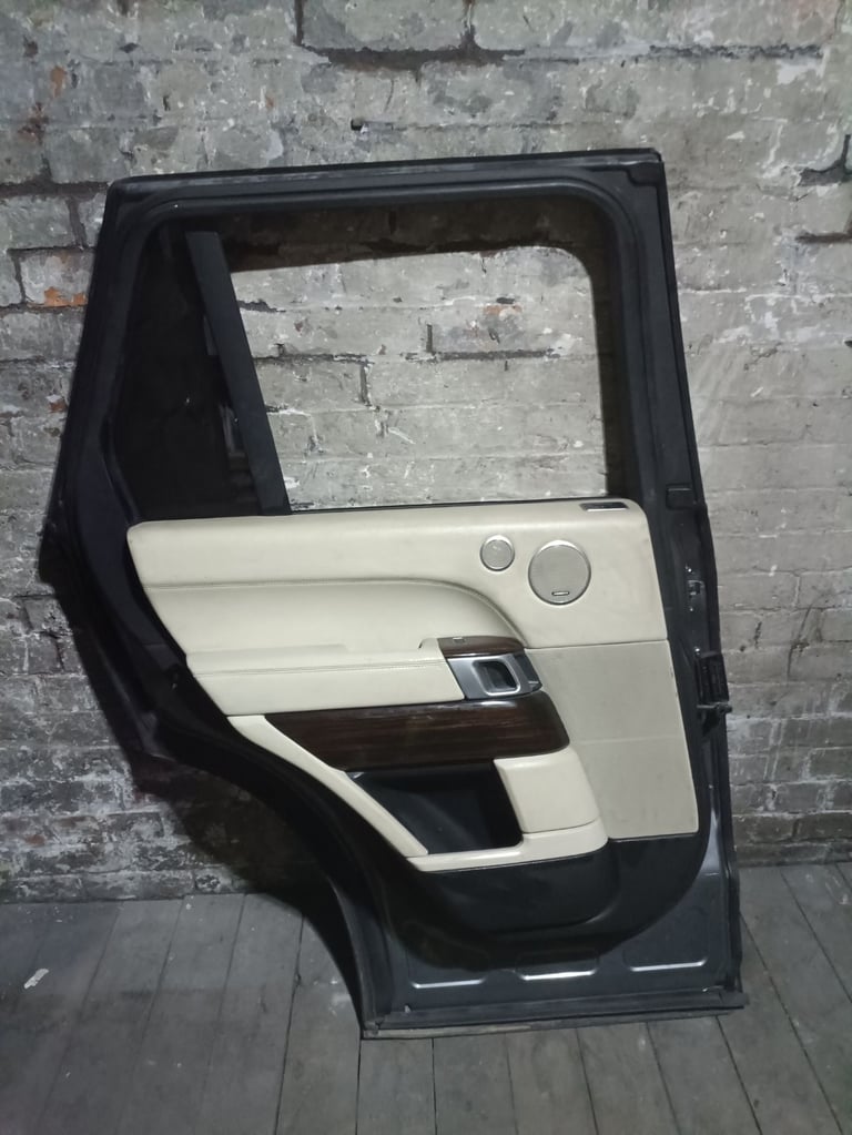 Range Rover Evoque SDV8 Rear Left Door Complete – Trim, Switches, Interior Panel