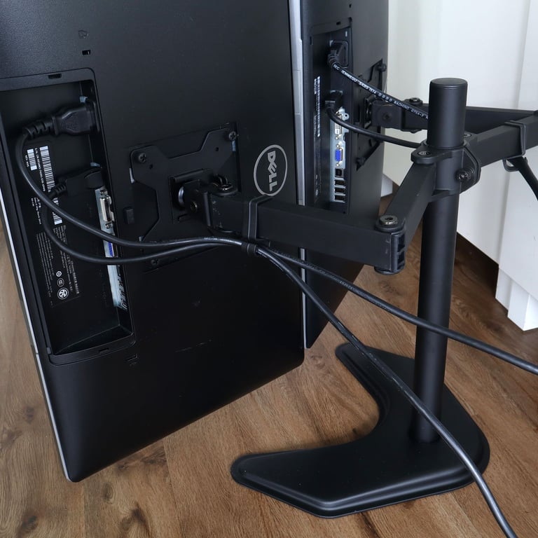 Dual Monitor setup 24 inch Dell Full HD IPS 1080p