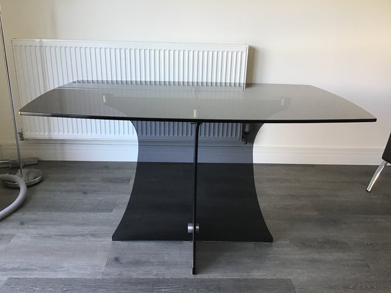 Dining table for sale