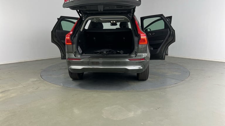 2021 Volvo XC60 Recharge Inscription, T6 AWD plug-in hybrid Estate Petrol Parallel PHEV Automatic