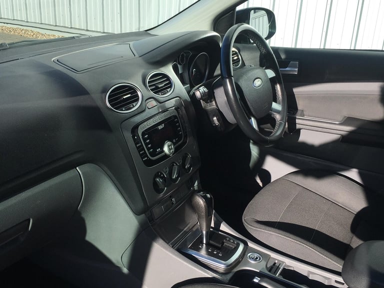 2010 Ford Focus 1.6 Titanium 5dr HATCHBACK Petrol Automatic