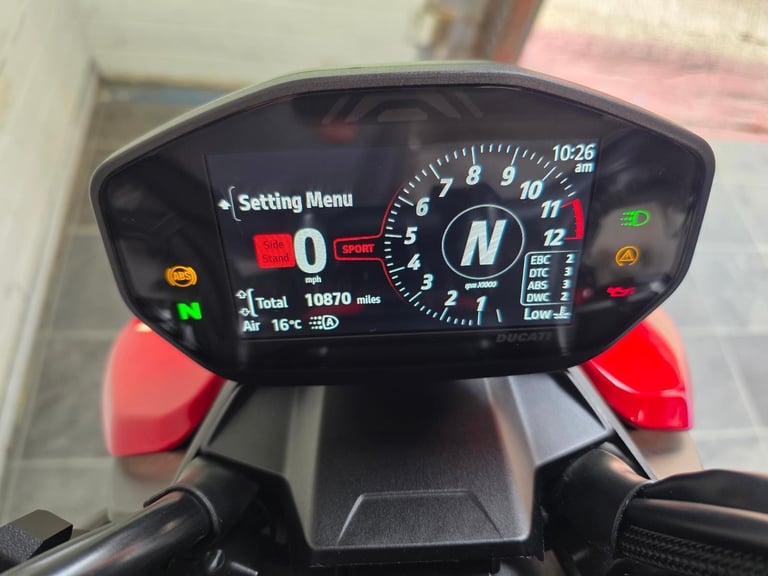 Ducati Streetfighter 955 V2