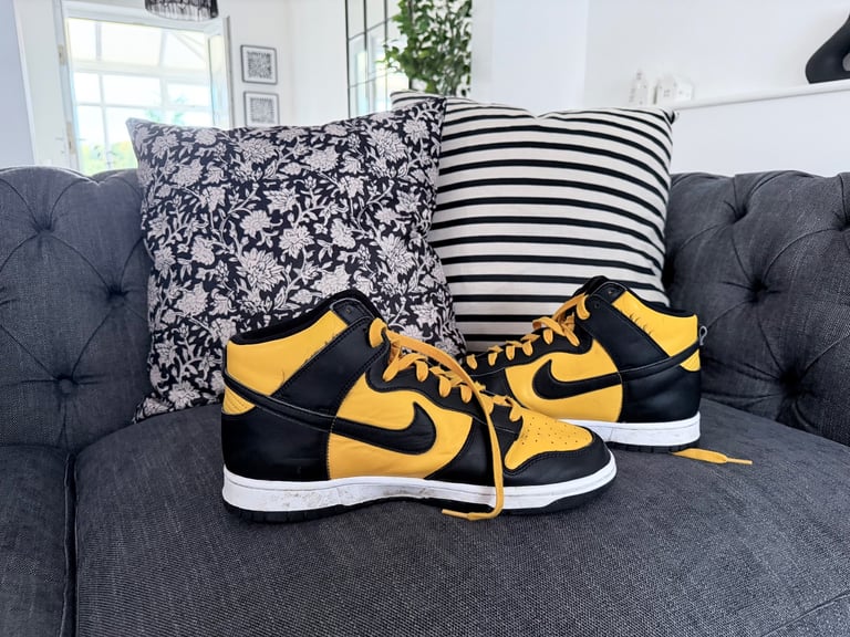 image for Men’s size 11 Nike duke