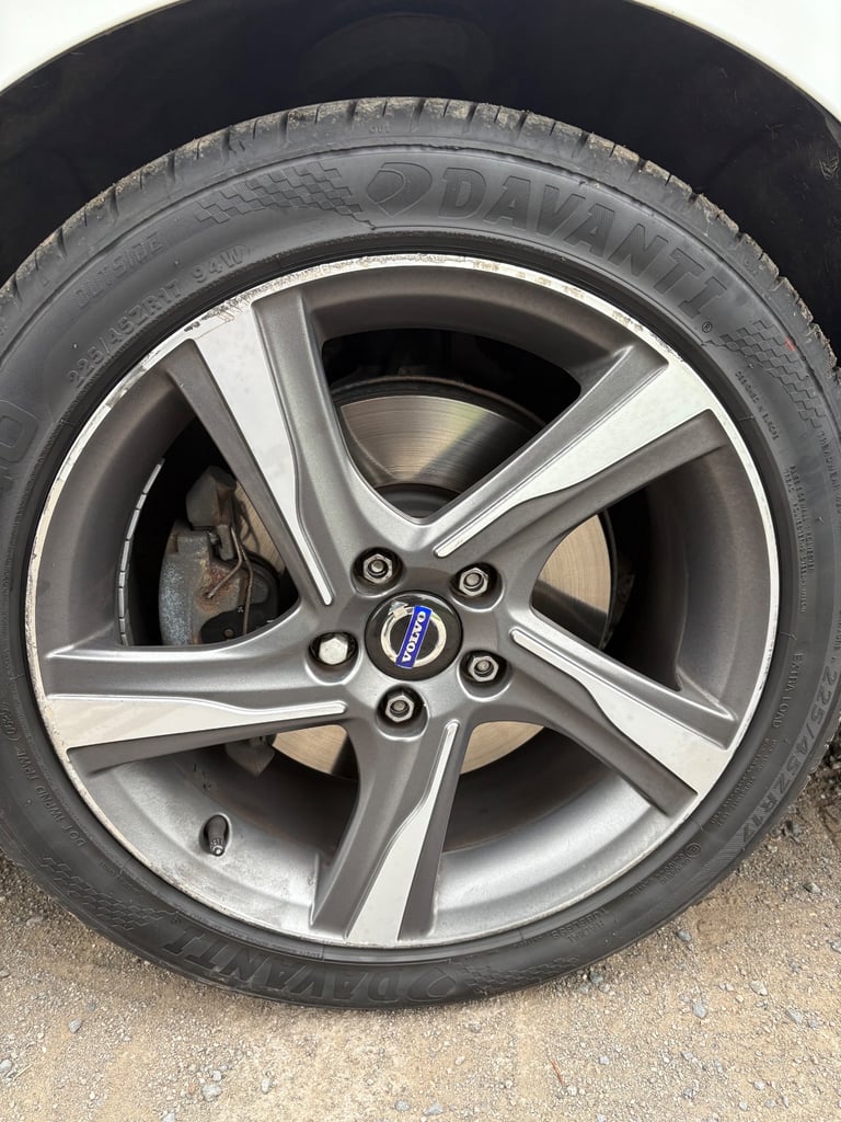 Volvo, V40, Hatchback, 2016, Manual, 1969 (cc), 5 doors