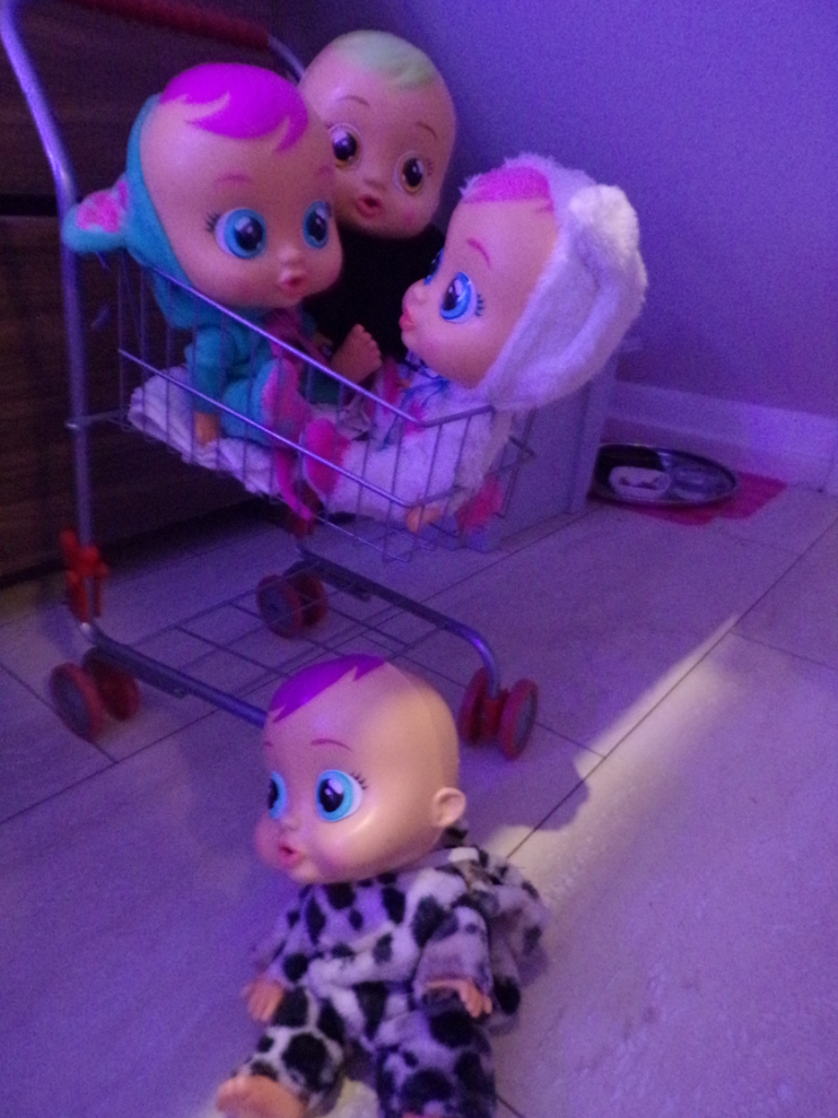 image for 4 CRY BABY BUBBLE DOLLS FOR SALE