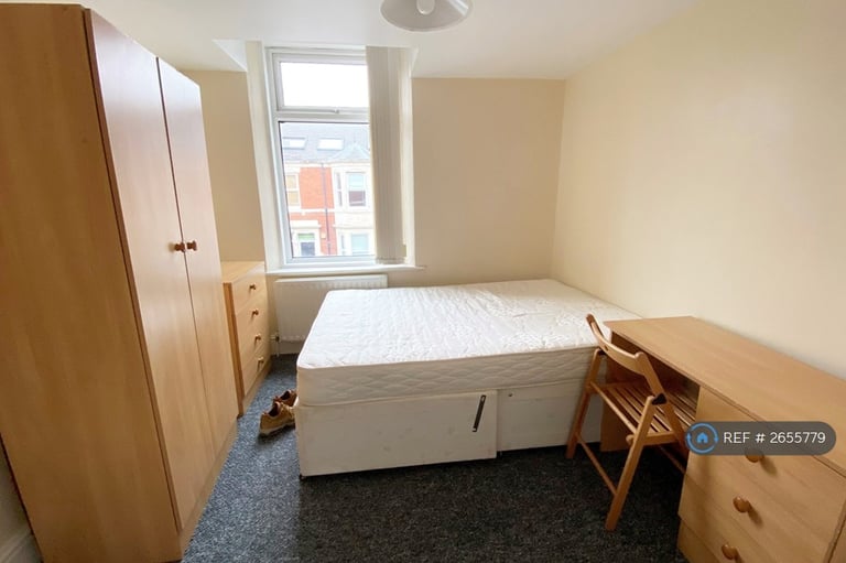 6 bedroom flat in Ashleigh Grove, West Jesmond, Newcastle Upon Tyne, NE2 (6 bed) (#2655779)