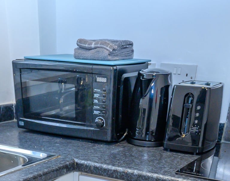 image for Microwave Oven - Excellent Working Order