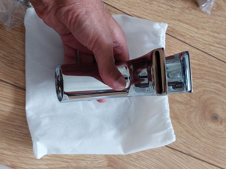 Water fall mono mixer tap