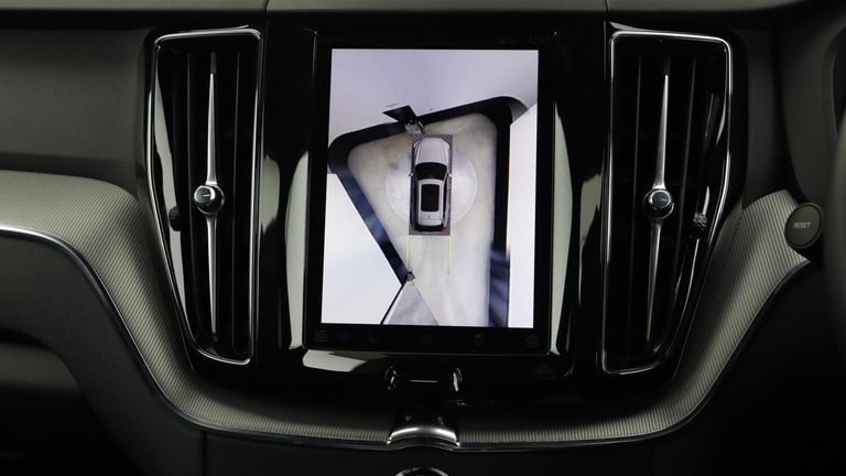  Volvo XC60 B5 (P) AWD Plus Black Edition (Harman Kardon Sound, 360 Camera, BLIS) Petrol/Electric...